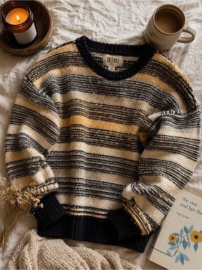 Golden stripe sweater / cozy knit pullover